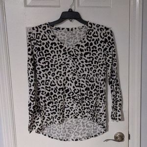 High low leopard top! Size XL!